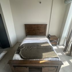 Bedroom set (Sommerford)