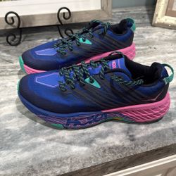 Hoka Speedgoat 4    9.5
