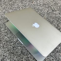 Apple MacBook Pro 13” Retina Display Core I5 Processor 8GB RAM 256GB SSD $220