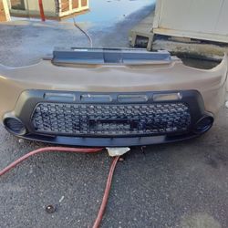 2014-2016 Kia Soul Complete Front Bumper With All The Accessories OEM.
