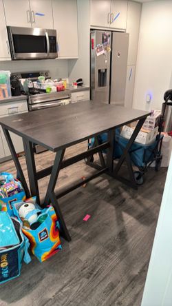 Kitchen dining table (black)