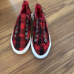 New size one blowfish girls, tennis shoes