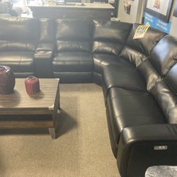 $2299 Black Reclining Sectional 🖤