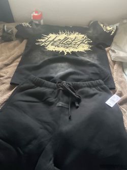 Hell star shrit and essentials shorts