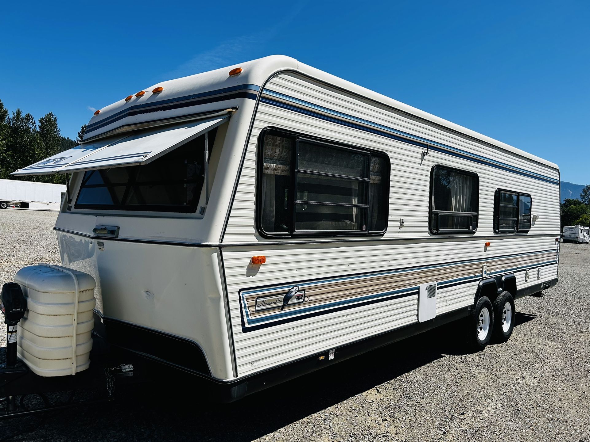 1985 Holiday Rambler Aluma-Lite 27-30' Aluma-Lite