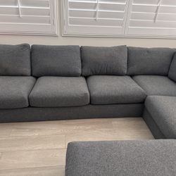 Gray L-Shaped Sectional Sofa – Modern & Comfortable