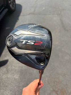 Titleist TS2 - 10.5….  Midsize grip carbon fiber shaft