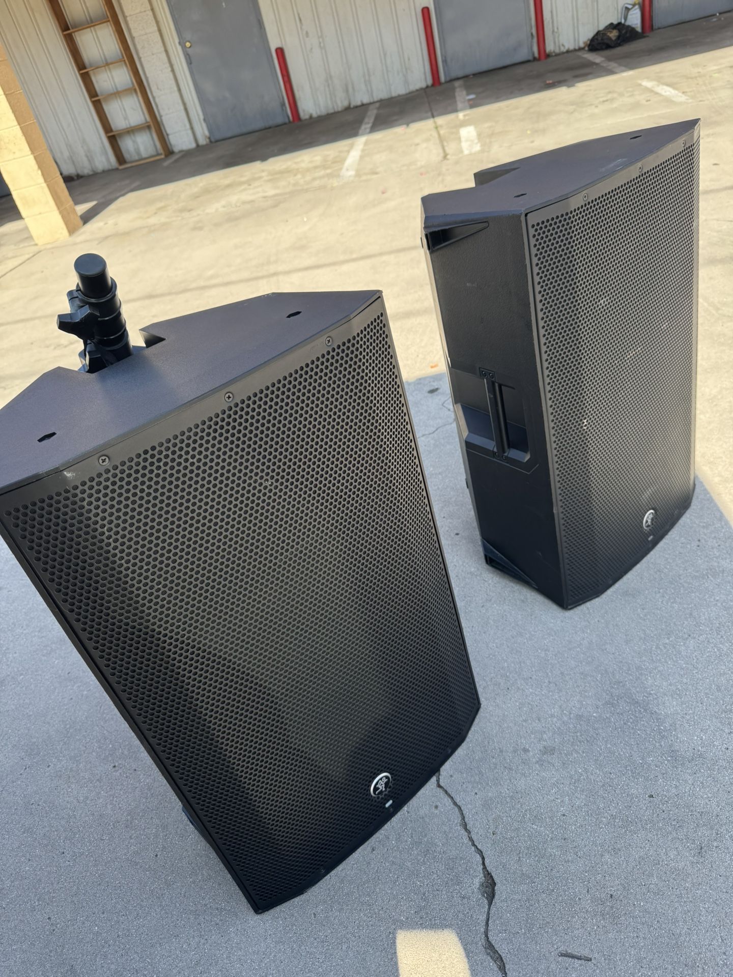 Mackie Speakers