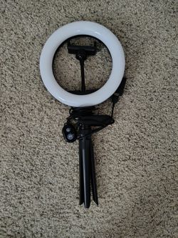 Small Tabletop Ring Light