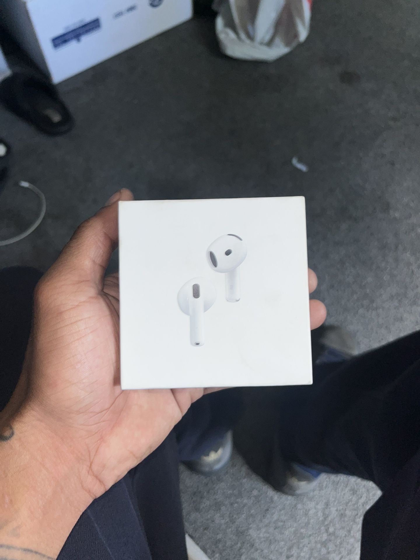Apple AirPods 4
