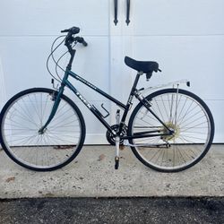 Trek Multi-track 700 Hybrid Bicycle