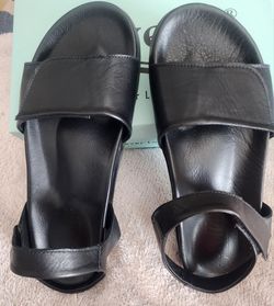 Women's Bla k Sandals