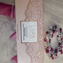 Laura Geller Seasonless Staples Reigning Rose 14 Multi-Finish Eyeshadow Palette