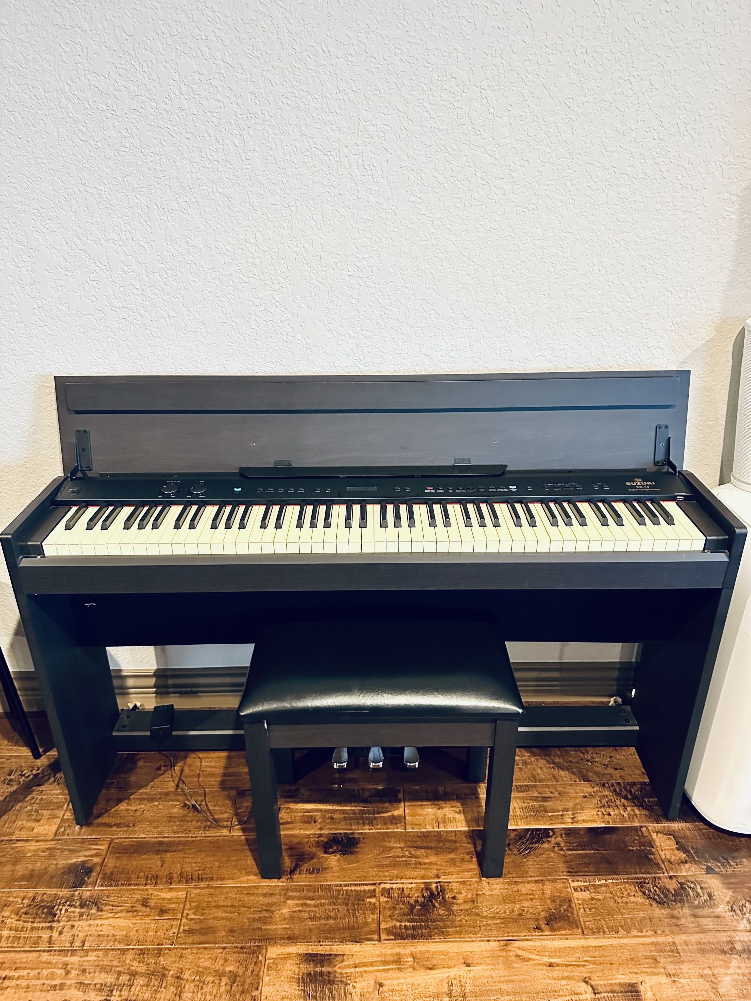 Digital Keyboard- Piano