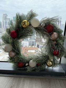 Christmas Wreath Red and Gold