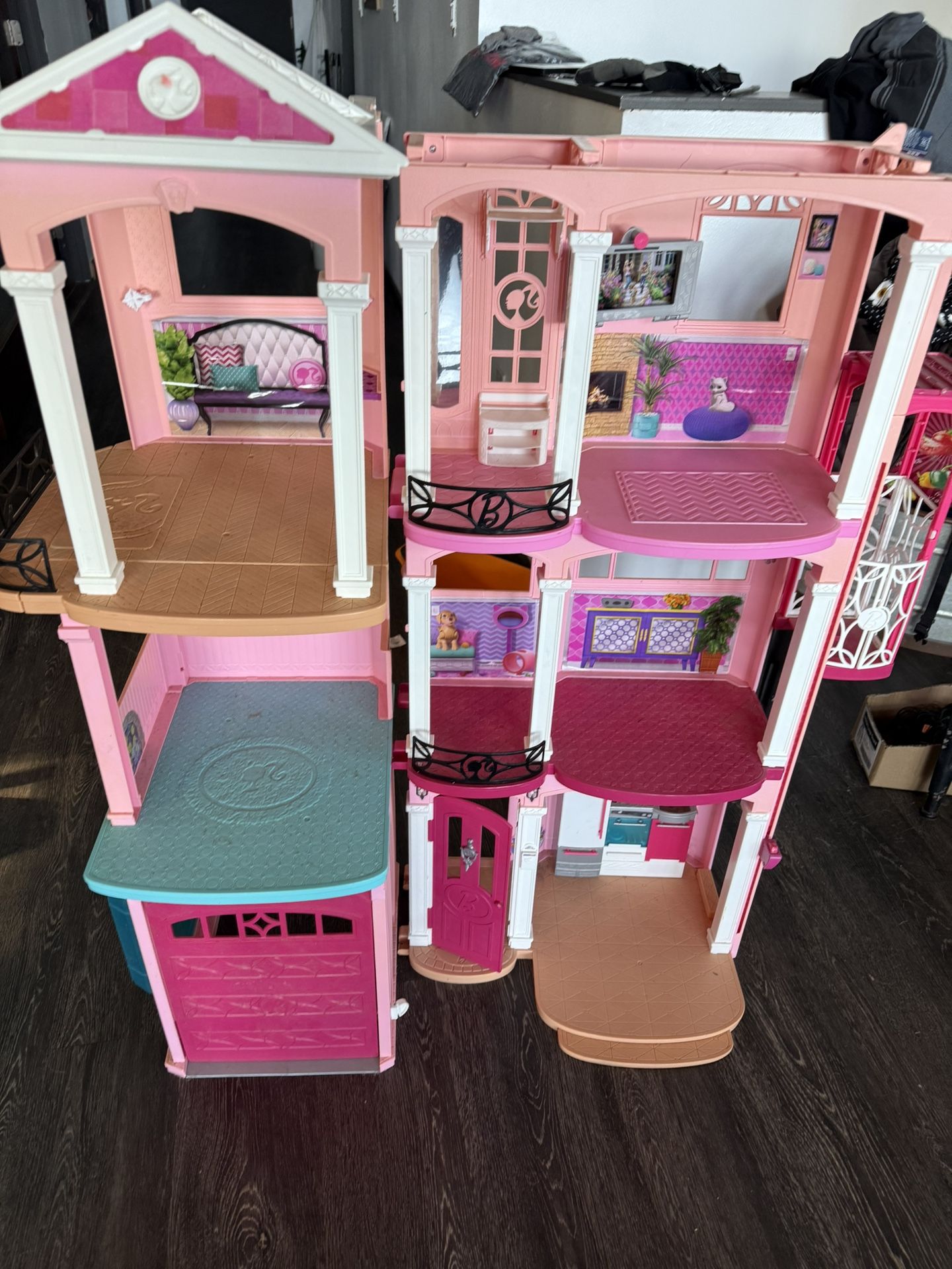 Barbie Luxury House 4ft