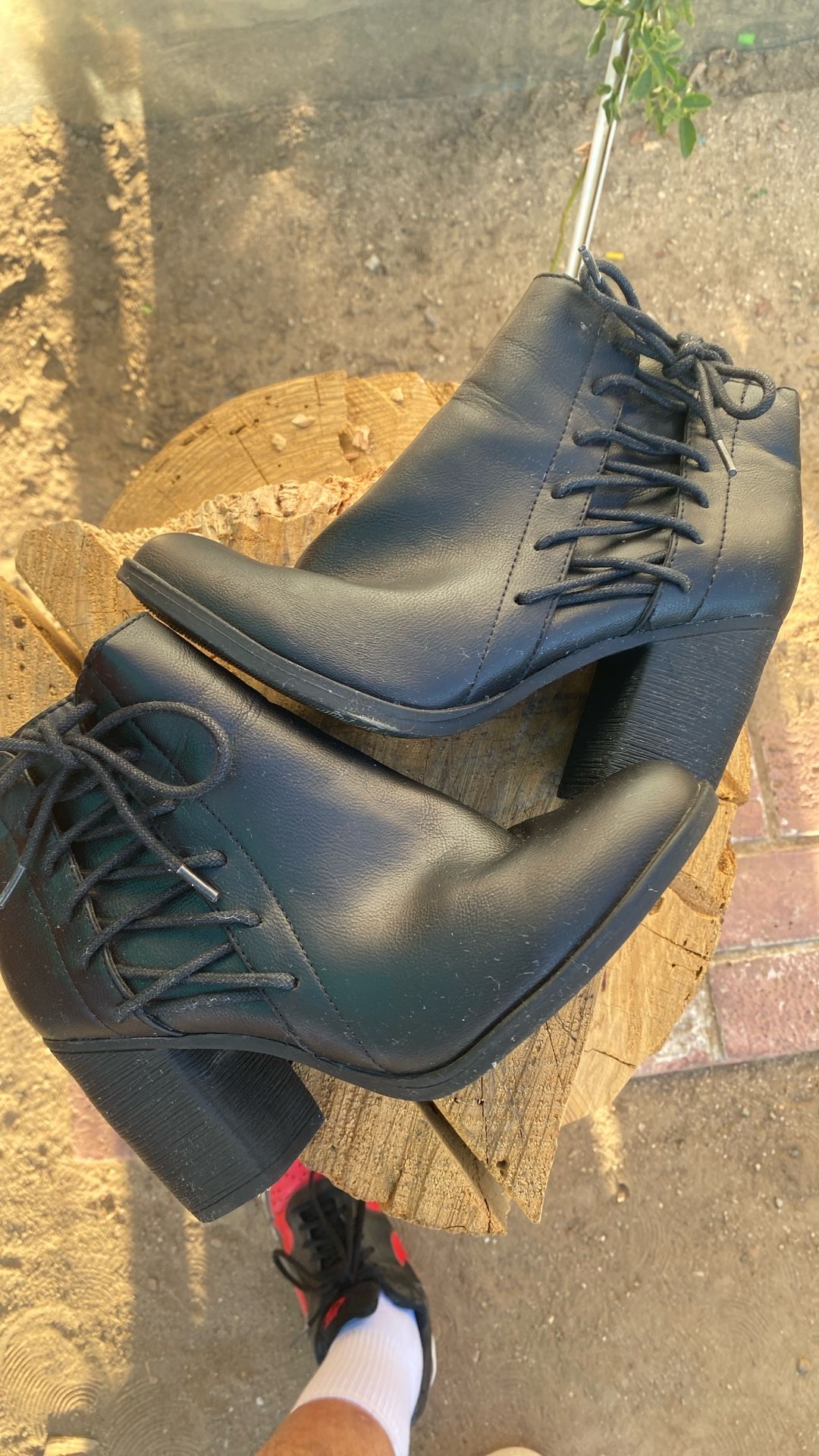 Bamboo Boots  Size 71/2 Very Nice  For Laddies