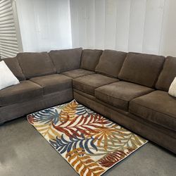 BROWN SECTIONAL COUCH W/ FREE DELIVERY 