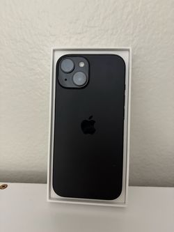 Apple iPhone 15 in Midnight Black