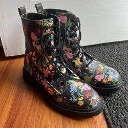 Nobu Boots Size 8