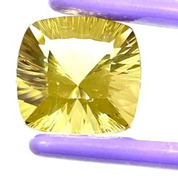 Large 18-20ct Gen/Gold Quartz Gemstone 