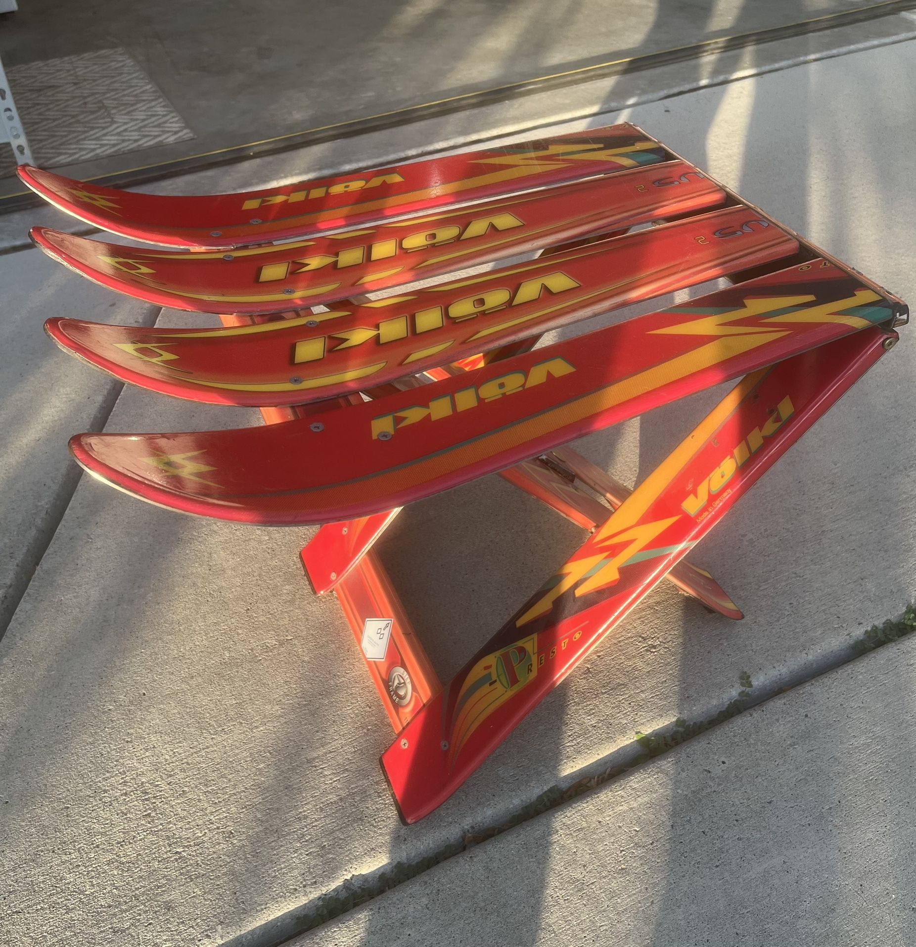 SKI Side Table Chair
