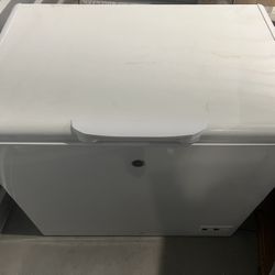 Selling GE Chest Freezer