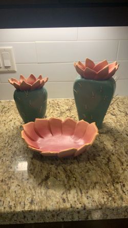 Cactus vases with matching bowl