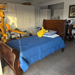 Twin Size Bed 