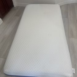 Zinus 10 Inch Twin Cooling Essential Memory Foam Mattress [NewVersion], Fiberglass Free, Medium Feel, Breathable Cooling Layers, Certified Safe Materi
