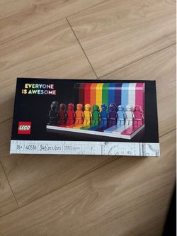 LEGO everyone is awesome set 40516 lgbtq