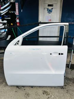 DODGE DURANGO 2011-2022 FRONT DRIVER SIDE DOOR OEM 