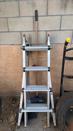 Fold up ladder