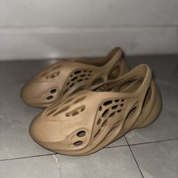 Yeezy Foam Runners Ochre