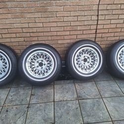 15' Lincoln Town Car Rims & Tires
