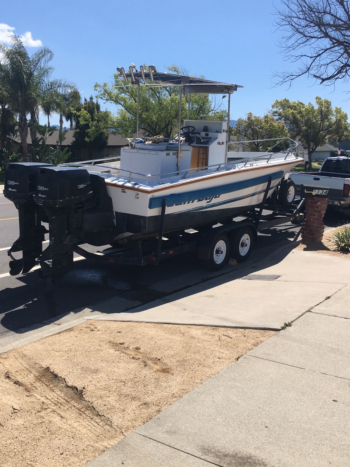 1989 24 ft. TEAM BAJA CENTER CONSOL FISHING BOAT