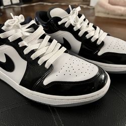 Air Jordan Black and White mens 9.5