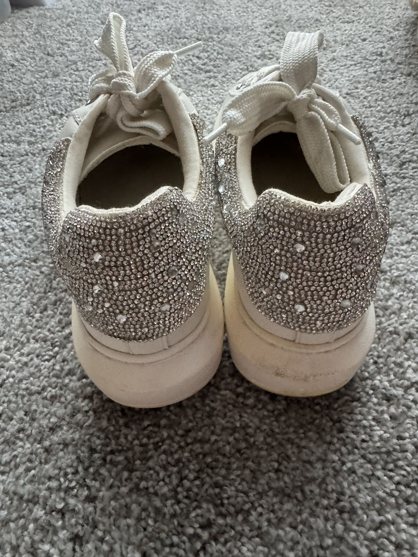 Women's leather sneakers, size 7