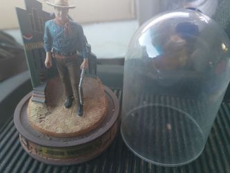 John wayne sculpture