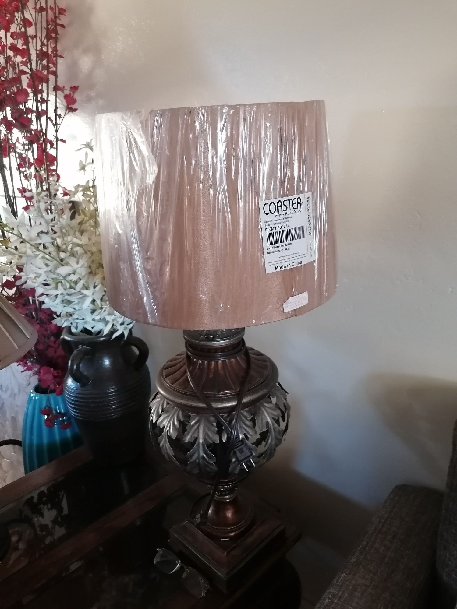 Brand new Antique Table Lamp worth $250