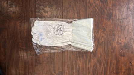 Welding gloves