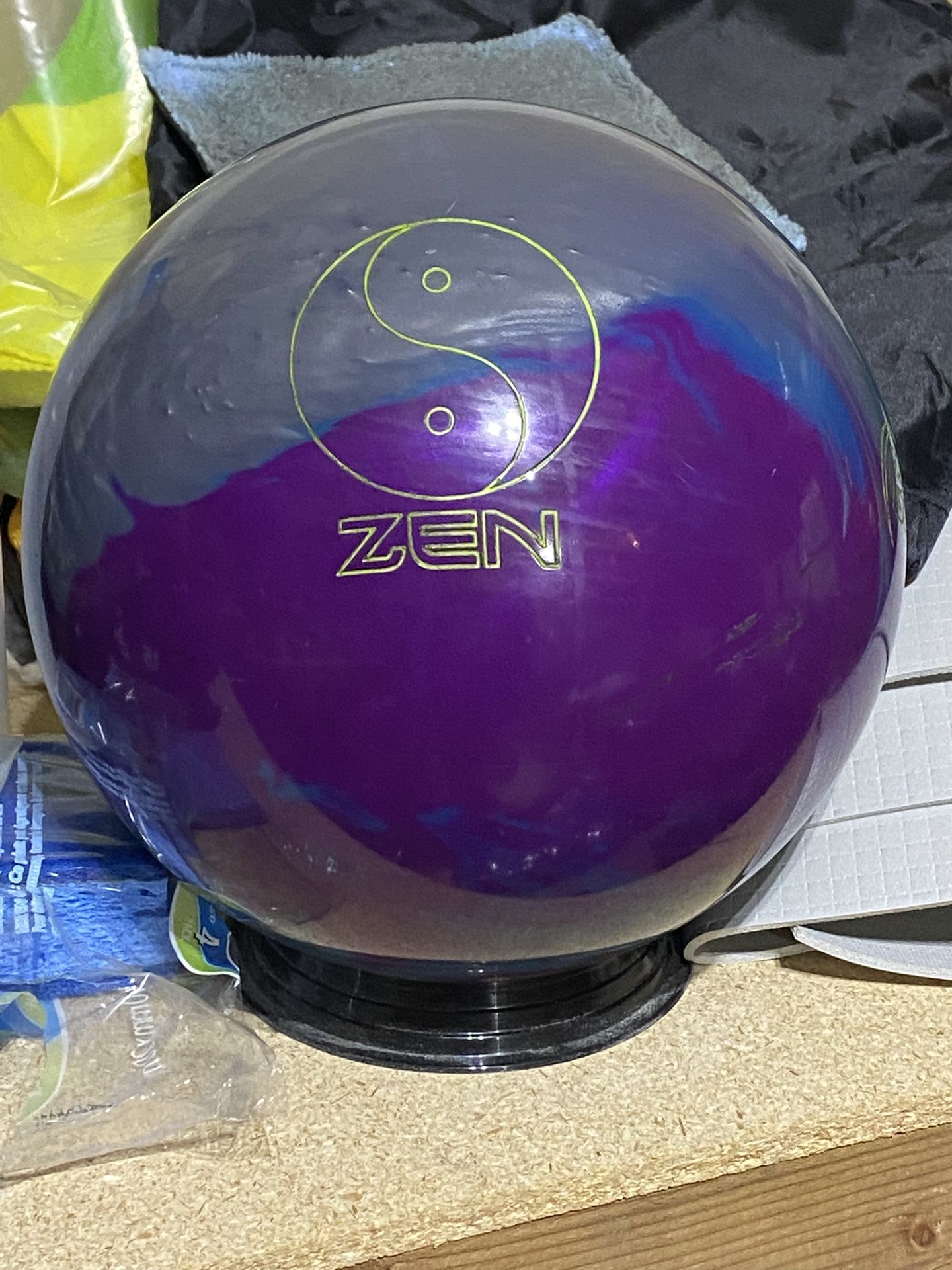 900 Global Zen 15lb Bowling Ball