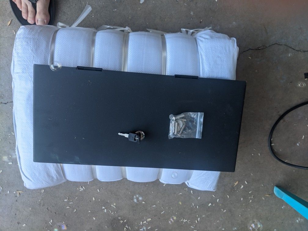 Hooke Road Tacoma Bed Security Lock Lid