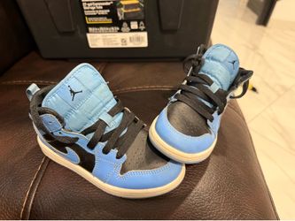 Nike air, Jordan, black and blue white excellent condition size 11