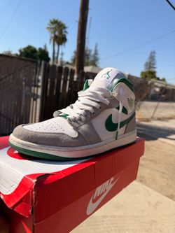 Jordan 1 Mid SE Green/Grey