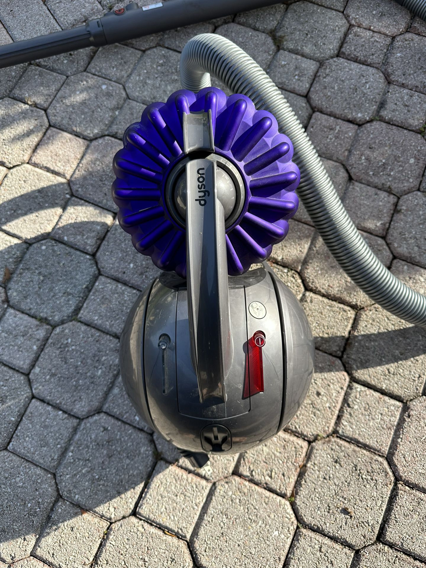 Dyson GT-4 Used Vacuum