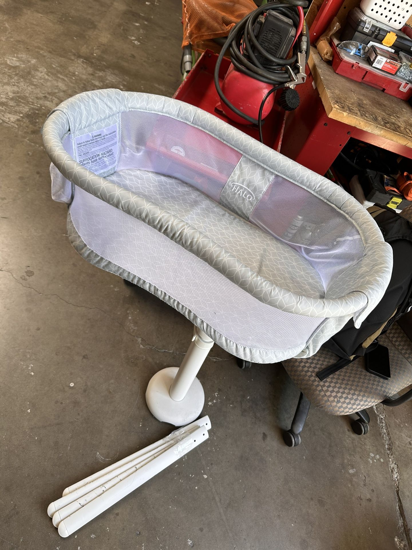 Halo BassiNest swivel sleeper