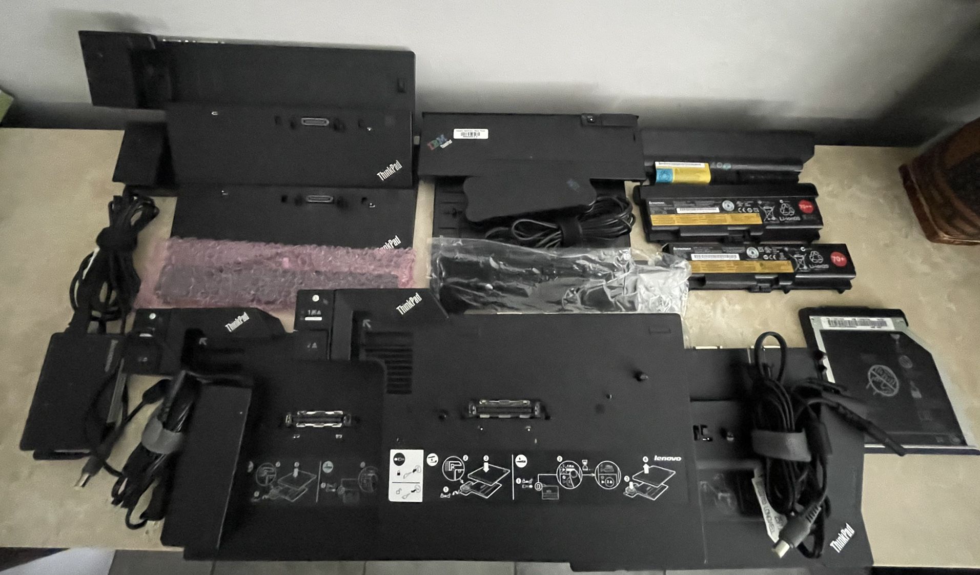 Big Lot Of Assorted Lenovo / IBM Laptop Docks