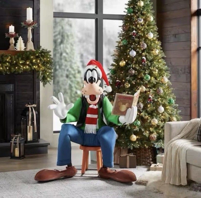 DISNEY 4FT ANIMATED HOLIDAY GOOFY ANIMATRONIC NEW IN BOX
