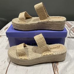 NIB LILIANA SENSA DOUBLE STRAP RAFFIA WEDGE SANDAL
